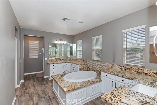 8214 Lavender Lane, Riverside CA: https://media.crmls.org/medias/c4b9dd22-e229-4aac-a80d-92d7d29a4710.jpg