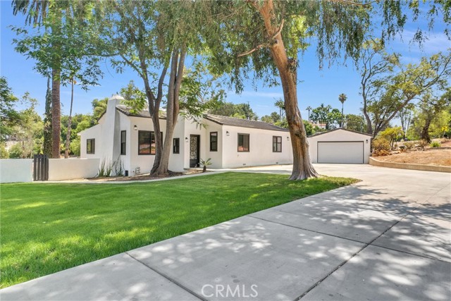 Detail Gallery Image 1 of 39 For 5090 Rockledge, Riverside,  CA 92506 - 5 Beds | 4 Baths