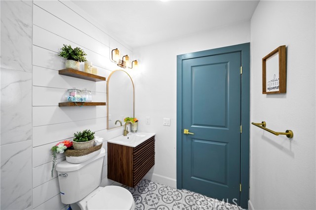 Detail Gallery Image 16 of 22 For 27584 Weirwood Dr, Lake Arrowhead,  CA 92326 - 2 Beds | 1 Baths