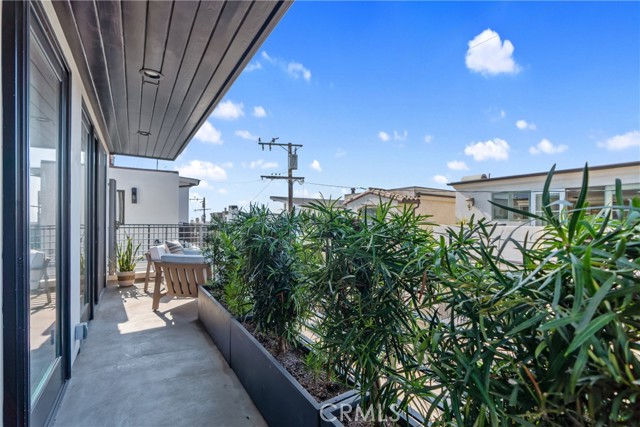 428 21st Pl, Manhattan Beach, California 90266, 3 Bedrooms Bedrooms, ,3 BathroomsBathrooms,Residential,Sold,21st Pl,SB25012241