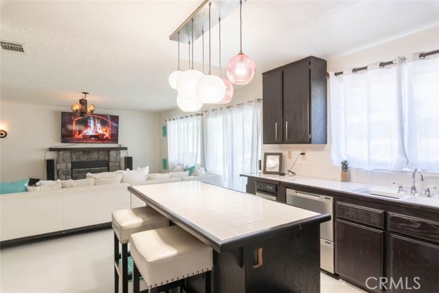 5705 Valerie Way, San Bernardino CA: https://media.crmls.org/medias/c4bbbf1e-059f-4d0b-87c4-28e5864ca2a6.jpg