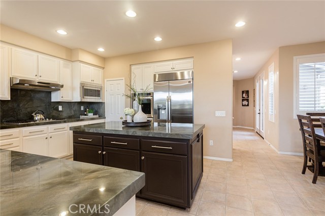 Detail Gallery Image 14 of 55 For 14690 Corkwood Dr, Moorpark,  CA 93021 - 5 Beds | 3/1 Baths
