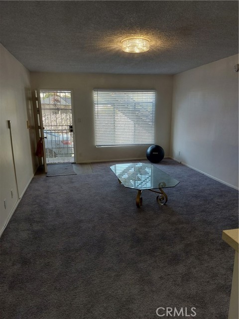 Detail Gallery Image 1 of 24 For 1891 Buckingham Rd #1,  Los Angeles,  CA 90019 - 3 Beds | 2 Baths