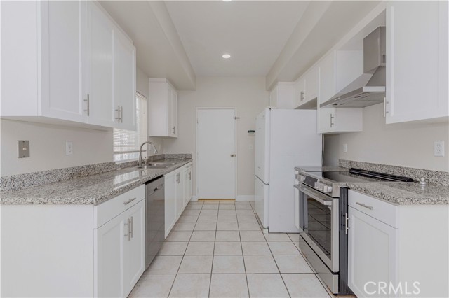 1370 Abraham Terace, Harbor City CA: https://media.crmls.org/medias/c4beedbe-25c5-422a-8c6e-6b658cd4b56b.jpg