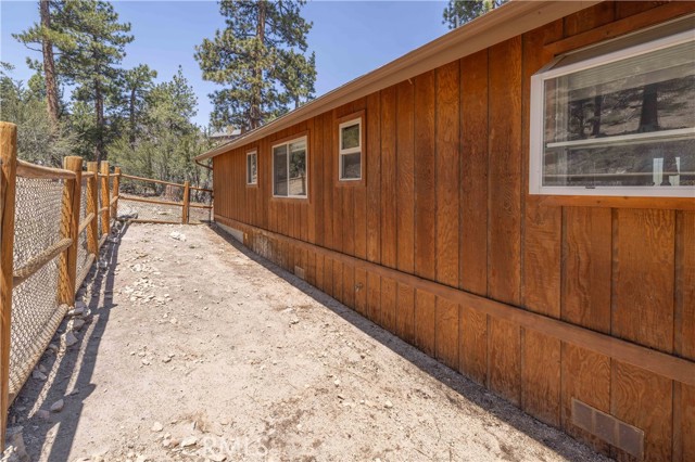 Detail Gallery Image 33 of 40 For 400 Sunrise Way, Big Bear Lake,  CA 92315 - 3 Beds | 3 Baths