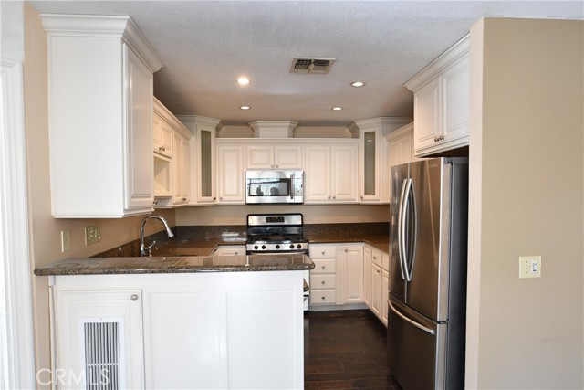 Detail Gallery Image 2 of 19 For 8625 San Miguel Pl, Rancho Cucamonga,  CA 91730 - 3 Beds | 2/1 Baths