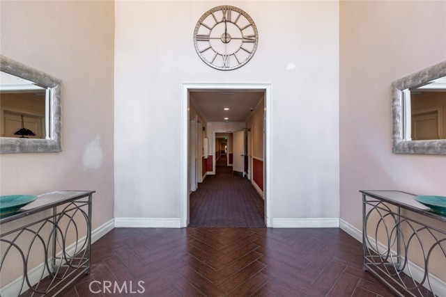 Detail Gallery Image 5 of 26 For 15344 Weddington St #202,  Sherman Oaks,  CA 91411 - 2 Beds | 2 Baths
