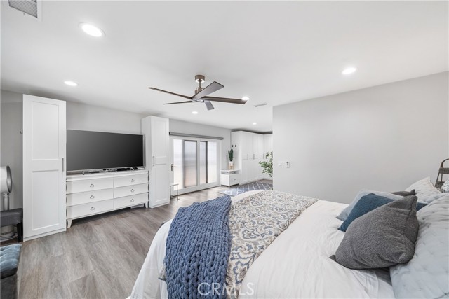 1031 E Andrews Drive, Long Beach CA: https://media.crmls.org/medias/c4c06d98-411b-4c5b-9ca3-aaa35b069b3b.jpg