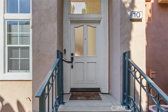 Detail Gallery Image 2 of 45 For 10 Bettoni Aisle, Irvine,  CA 92606 - 3 Beds | 2/1 Baths