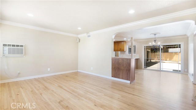 Image 4 of 35 For 5449 Fairbrook Street