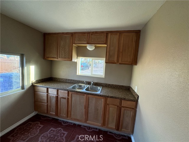 Detail Gallery Image 11 of 37 For 690 N Perris Bld a,  Perris,  CA 92571 - 2 Beds | 1 Baths