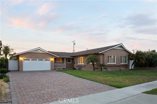 Detail Gallery Image 1 of 31 For 521 S Dustin Pl, Anaheim,  CA 92806 - 3 Beds | 2 Baths