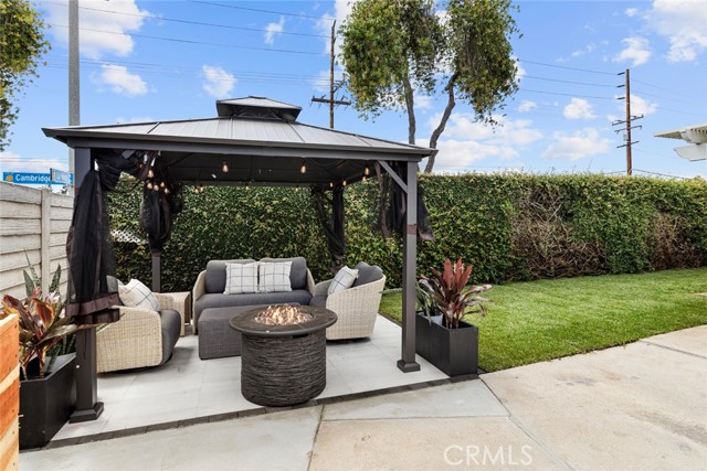 906 E Chalynn Avenue, Orange CA: https://media.crmls.org/medias/c4c2fcdd-a018-4c0b-8c20-052b1a237334.jpg