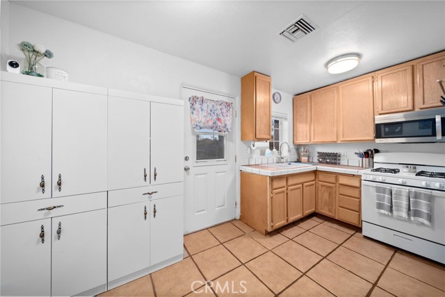 Detail Gallery Image 7 of 28 For 23755 Goetz Dr, Menifee,  CA 92587 - 3 Beds | 1 Baths