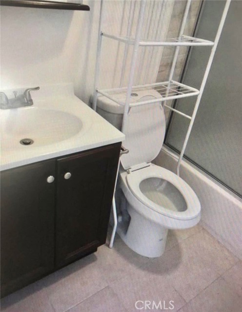 1627 W Parade Street, Long Beach CA: https://media.crmls.org/medias/c4c3260b-da60-49d4-a7ab-73f02ab368ea.jpg