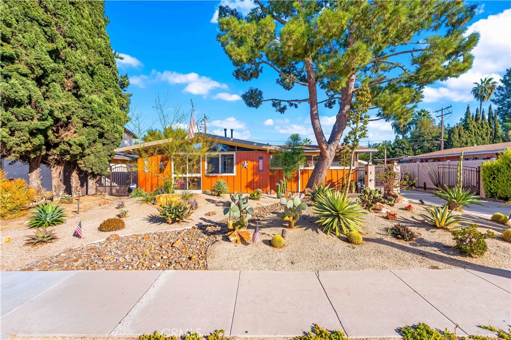 944 S David Street, Anaheim, CA 92802