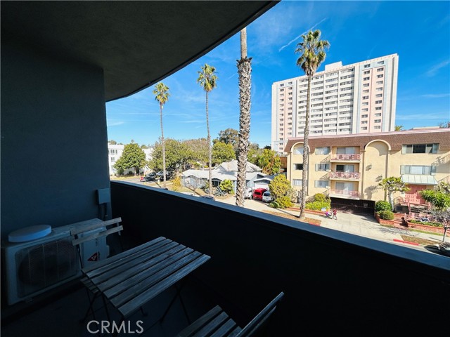 Detail Gallery Image 8 of 18 For 1114 6th St #11,  Santa Monica,  CA 90403 - 2 Beds | 2 Baths