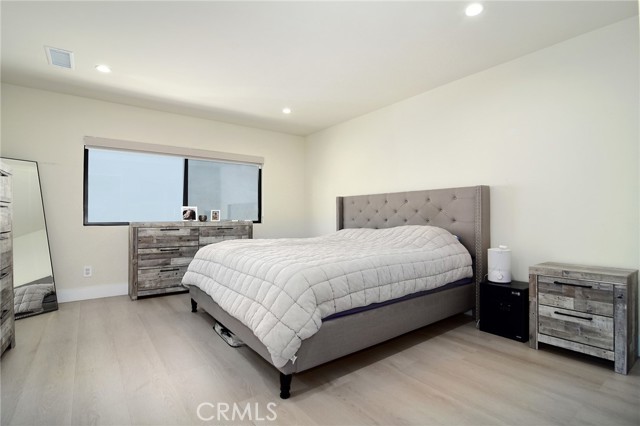 Detail Gallery Image 16 of 47 For 10947 Lurline Ave, Chatsworth,  CA 91311 - 5 Beds | 4 Baths