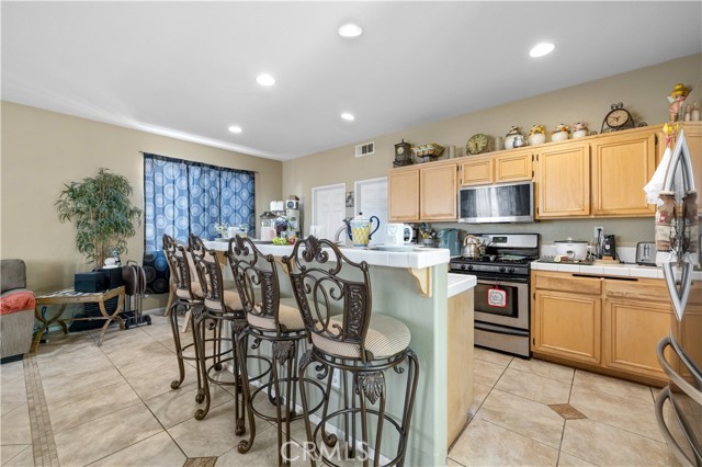 37433 56th E Street, Palmdale CA: https://media.crmls.org/medias/c4c50050-d0a4-4f9d-bfe4-6af3c9dc9ea9.jpg