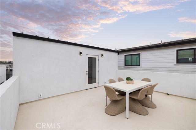 Detail Gallery Image 34 of 47 For 916 W Balboa Bld, Newport Beach,  CA 92661 - 6 Beds | 4/1 Baths