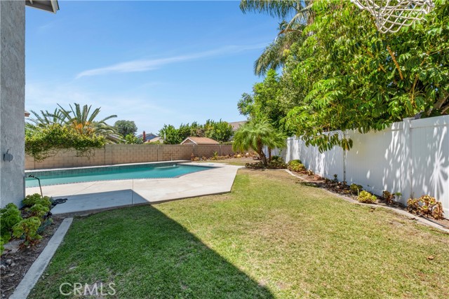 7 Hancock, Irvine CA: https://media.crmls.org/medias/c4c568e1-8ed1-4cfa-bb89-d4395ffa8f5c.jpg