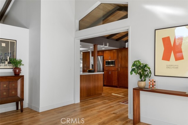 Detail Gallery Image 16 of 64 For 5360 E El Jardin St, Long Beach,  CA 90815 - 4 Beds | 3 Baths