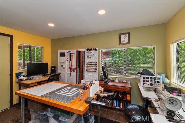 Detail Gallery Image 39 of 49 For 39234 N Shore Dr, Fawnskin,  CA 92333 - 2 Beds | 1/1 Baths