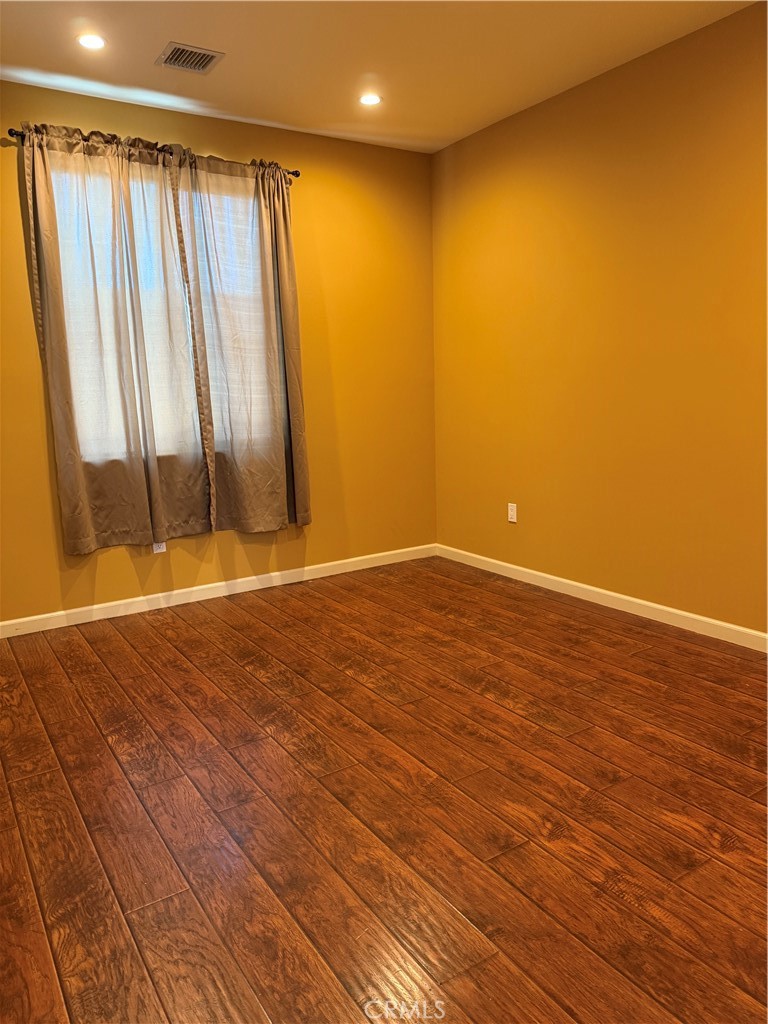 https://media.crmls.org/medias/c4c7c97f-bf00-4a98-9fef-eba796ca2a68.jpg?preset=X-Large
