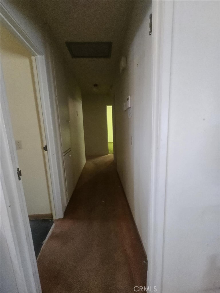 https://media.crmls.org/medias/c4c7d0fa-d48b-4a90-b680-8eaf1cb4b0d1.jpg?preset=X-Large