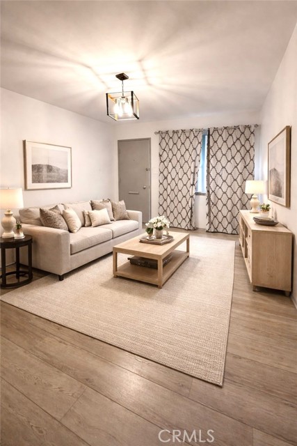 Detail Gallery Image 3 of 20 For 2544 N Brighton, Burbank,  CA 91504 - 1 Beds | 1 Baths