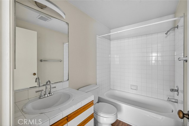 Detail Gallery Image 17 of 59 For 237 Avenida Montalvo #B,  San Clemente,  CA 92672 - 3 Beds | 3 Baths