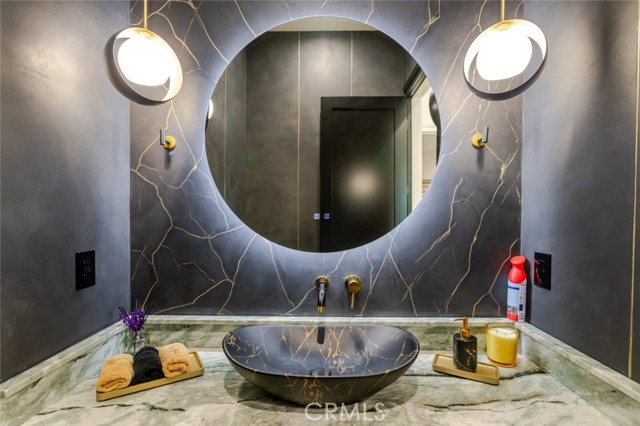 Detail Gallery Image 59 of 70 For 7714 Lasaine Ave, Northridge,  CA 91325 - 3 Beds | 4 Baths