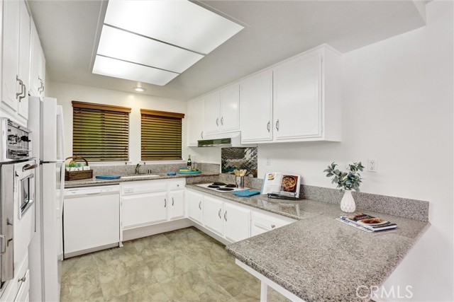 Detail Gallery Image 8 of 31 For 2327 via Mariposa West a,  Laguna Woods,  CA 92637 - 2 Beds | 2 Baths