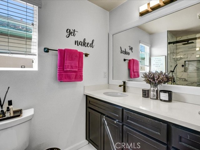 Detail Gallery Image 21 of 27 For 6840 De Celis, Lake Balboa,  CA 91406 - 3 Beds | 4 Baths