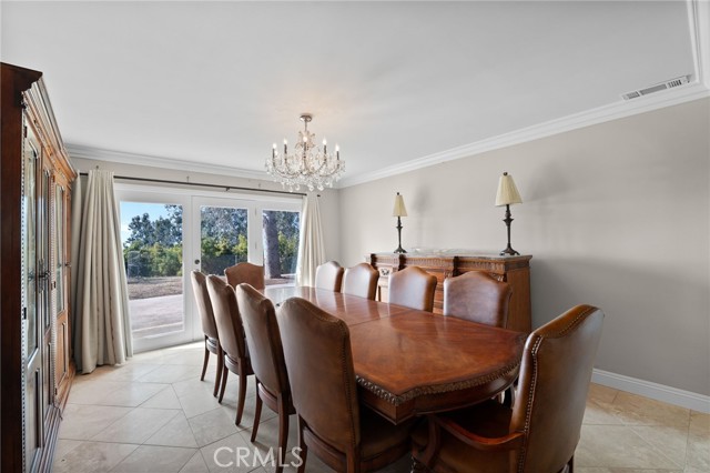 Detail Gallery Image 12 of 46 For 31144 5th Ave, Redlands,  CA 92374 - 4 Beds | 4/1 Baths