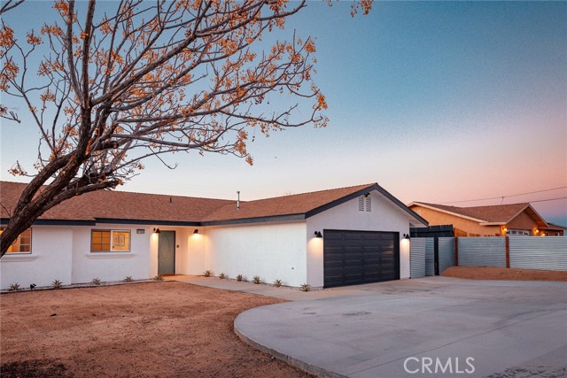 Detail Gallery Image 1 of 31 For 61880 Valley View Cir, Joshua Tree,  CA 92252 - 3 Beds | 2 Baths