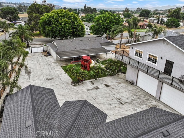 8963 Bold Ruler Lane, Jurupa Valley CA: https://media.crmls.org/medias/c4cadfd4-f0f0-4005-8bb8-b36ab938c87c.jpg