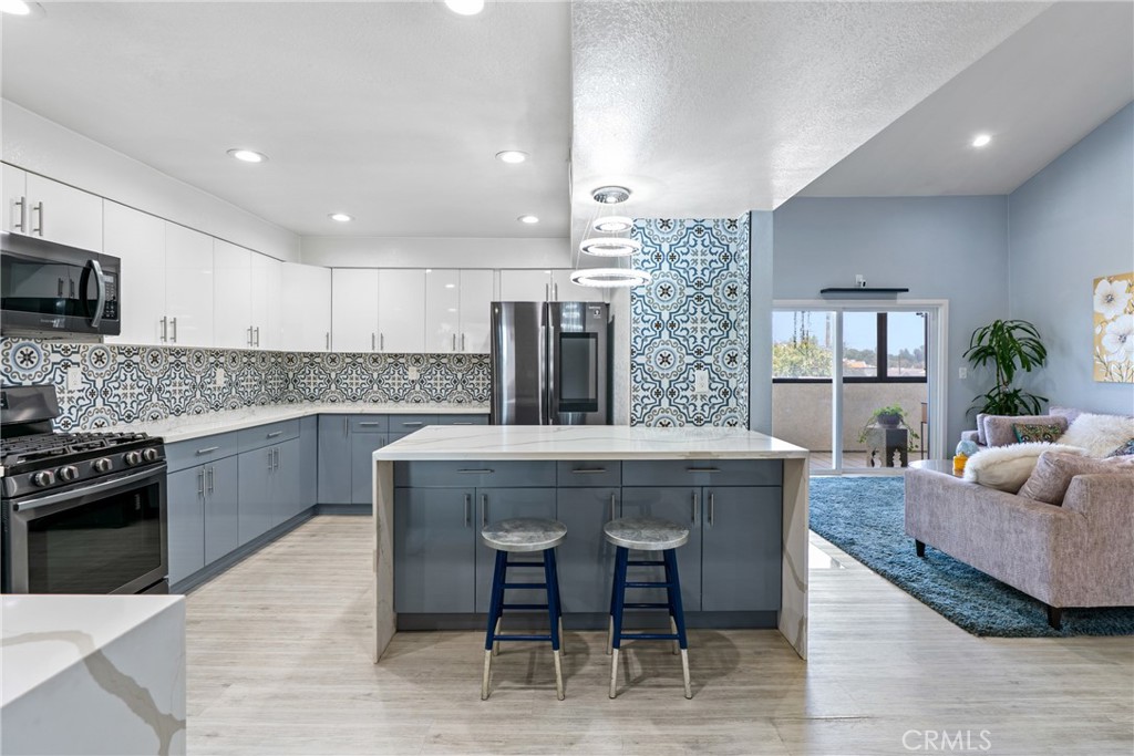 7625 Reseda Boulevard #302