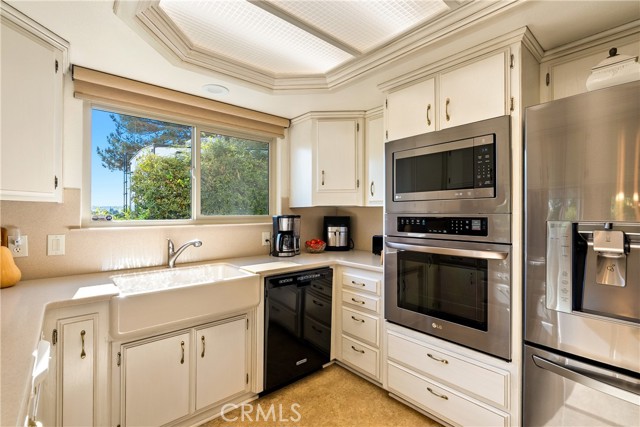 Detail Gallery Image 12 of 59 For 720 N Trigo Ln, Paso Robles,  CA 93446 - 3 Beds | 2/1 Baths