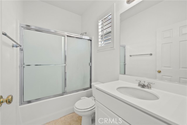 Detail Gallery Image 12 of 38 For 28538 Redwood Canyon Pl, Saugus,  CA 91390 - 3 Beds | 3 Baths