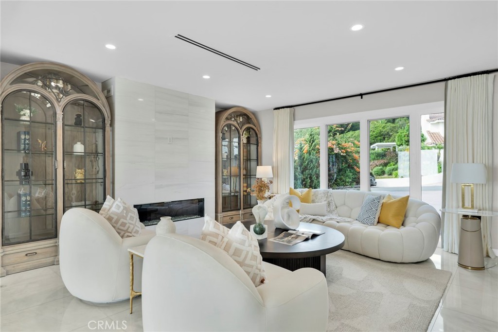 MLS #WS25226127 image #12