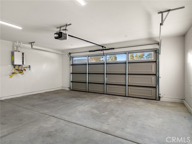 13835 Burning Tree Drive, Victorville CA: https://media.crmls.org/medias/c4cea262-371f-419e-acf4-ba0ae05ed9d5.jpg