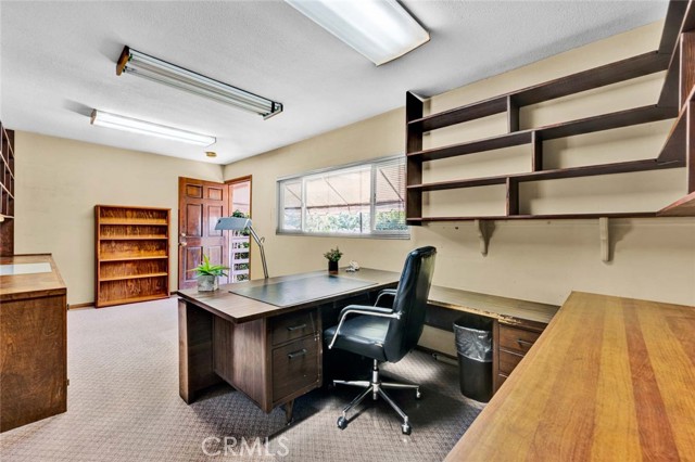 1309 N Linwood Avenue, Santa Ana CA: https://media.crmls.org/medias/c4ceccea-fe9b-465d-b594-943ff1839fc5.jpg