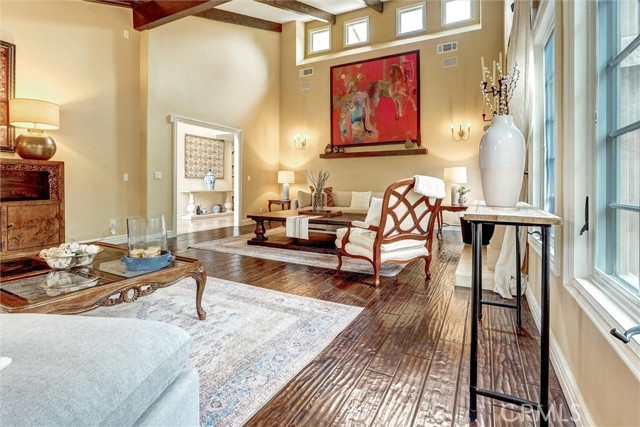 Detail Gallery Image 11 of 65 For 4751 Topeka Dr, Tarzana,  CA 91356 - 5 Beds | 6 Baths