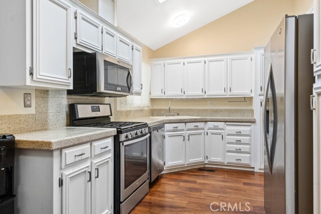 521 Bermuda Drive, Hemet CA: https://media.crmls.org/medias/c4d14203-5b23-4855-bdea-061baa474141.jpg