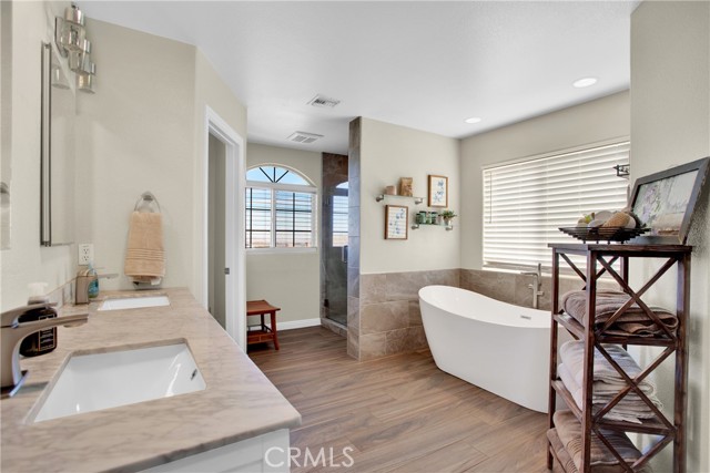 Detail Gallery Image 28 of 62 For 12227 Farmington St, Oak Hills,  CA 92344 - 4 Beds | 2/1 Baths