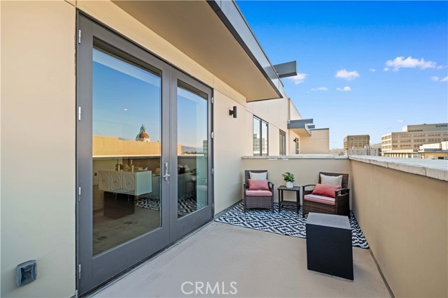 Detail Gallery Image 17 of 41 For 39 S Los Robles Ave #7003,  Pasadena,  CA 91101 - 3 Beds | 3/1 Baths