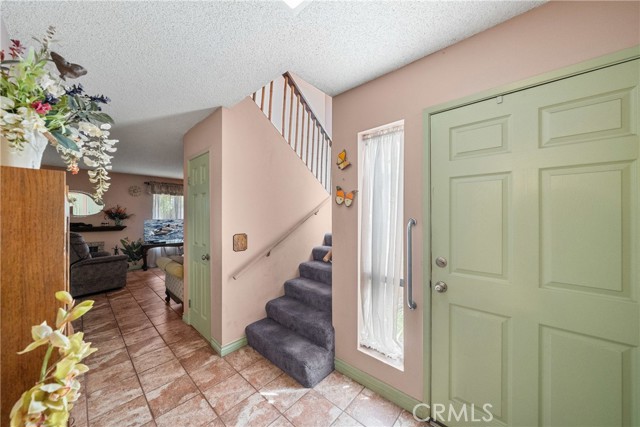 1921 Pine Drive, La Habra CA: https://media.crmls.org/medias/c4d2e283-634e-4571-8e42-6e69e40db79c.jpg