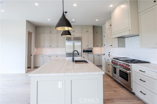 118 Mossvine, Irvine CA: https://media.crmls.org/medias/c4d31dc5-e325-407a-8223-739891c2f57b.jpg