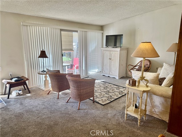 Detail Gallery Image 6 of 11 For 425 Avenida Castilla #B #B,  Laguna Woods,  CA 92637 - 2 Beds | 2 Baths